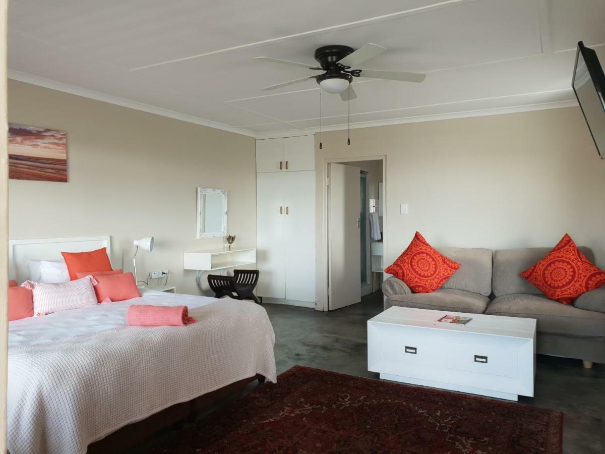 Saxon Lodge Gansbaai Exterior photo